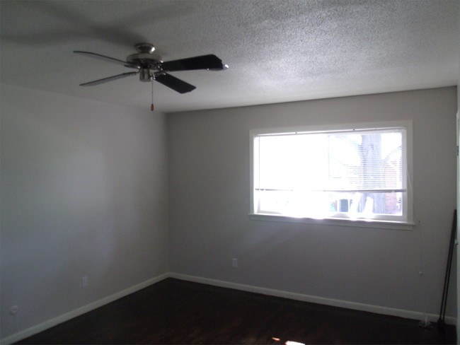 Building Photo - 5524 W 97th St