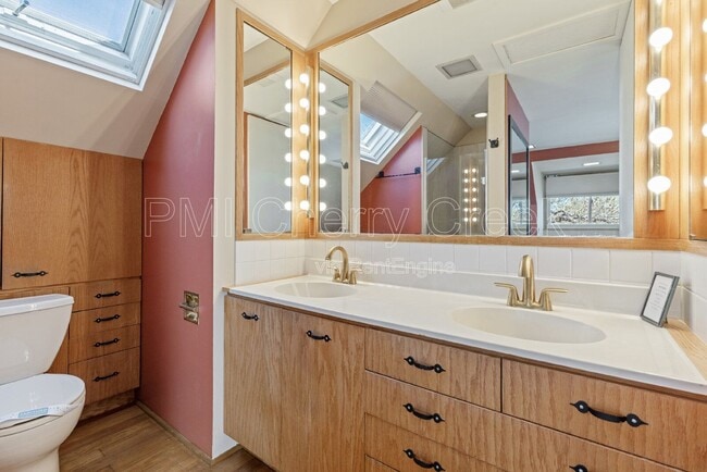 Building Photo - 4047 Wyandot St