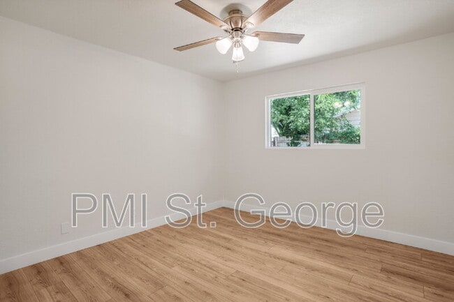 Building Photo - 1098 N 1900 W