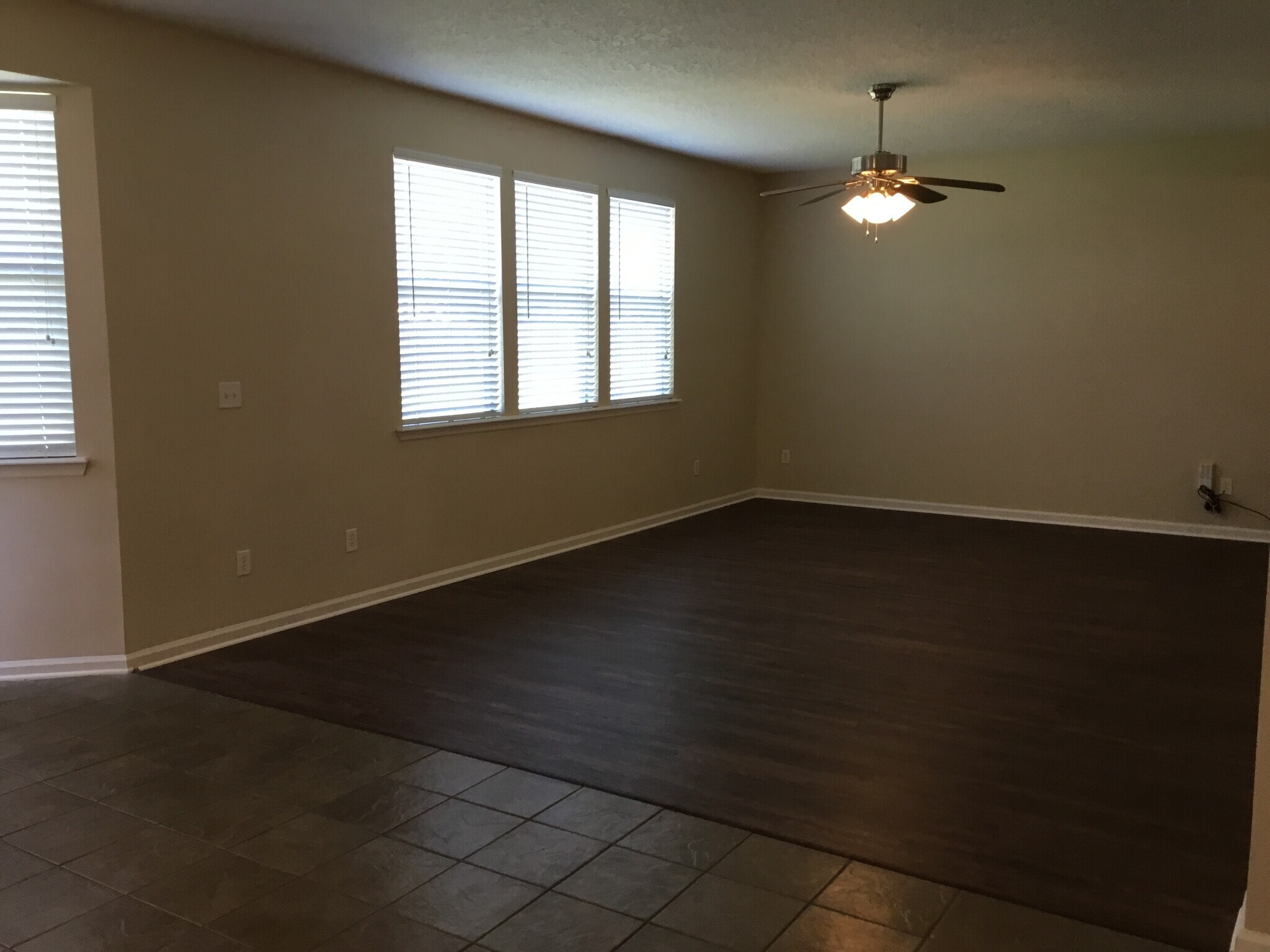 Building Photo - 75368 Ravenwood Dr