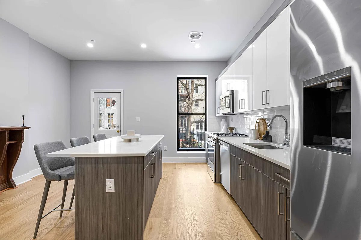 Building Photo - 307 W 136th St