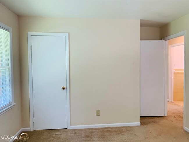 Building Photo - 25 Martin St