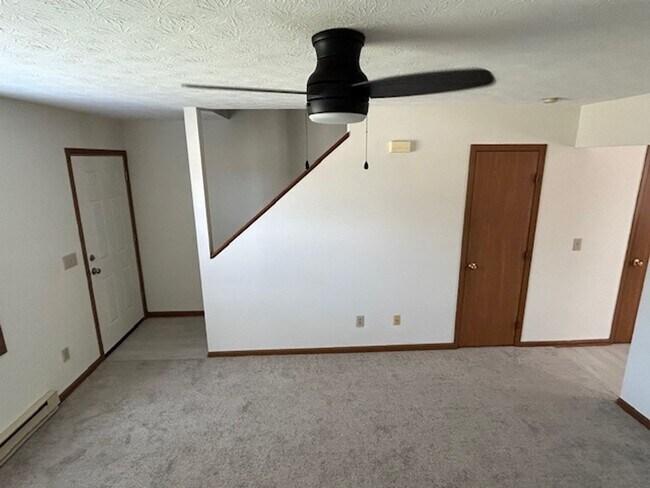 Building Photo - Black Friday Move-in Special! Up to $500 off!