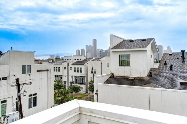 Building Photo - 2207 Colorado St