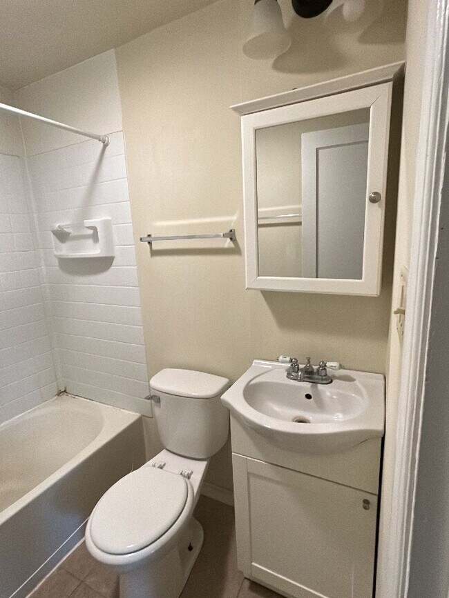 Building Photo - 2013-2015 Elmwood Ave.