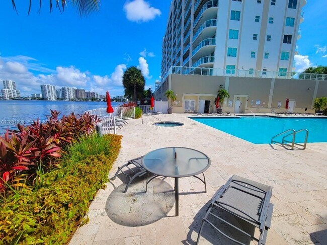 Building Photo - 18100 N Bay Rd