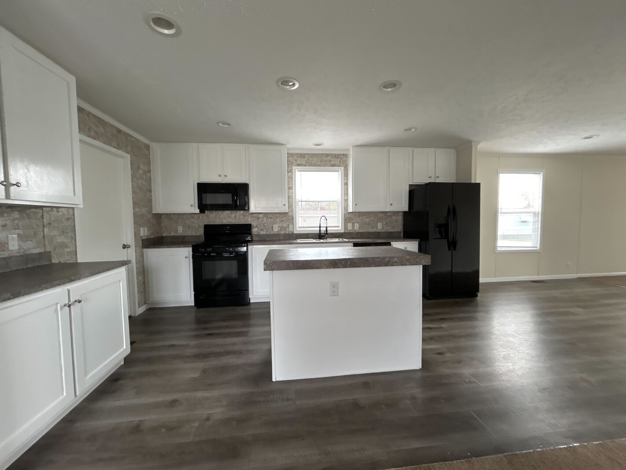 Building Photo - 317 Autumn Park Dr