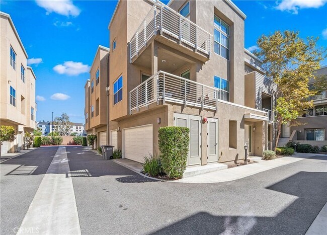 Building Photo - 630 Colorado Cir