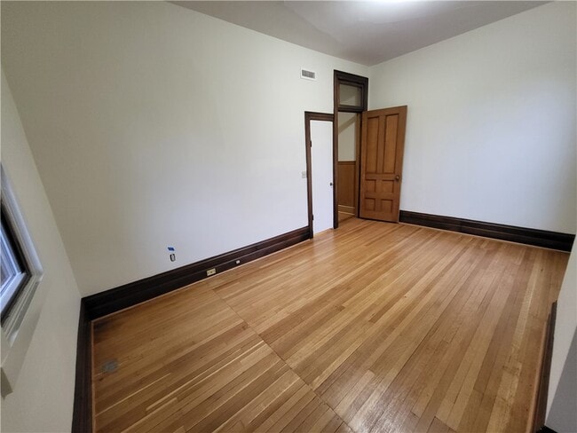 Building Photo - 1063 East Ave