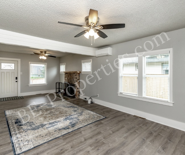 Building Photo - Renovated Tacoma Home