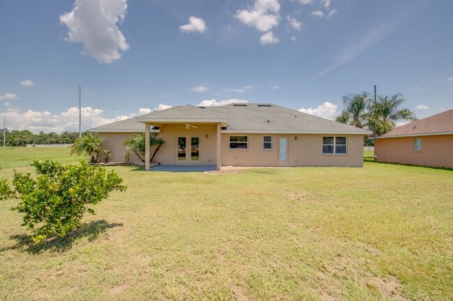 Building Photo - Leesburg 3/2 with Split Bedroom and Covere...