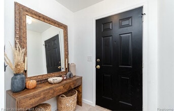 Building Photo - 867 Amanda Ln