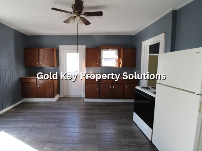 Building Photo - 2633 Main St