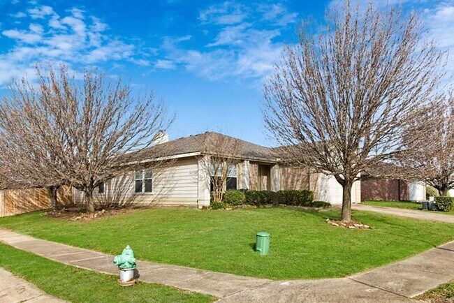 Building Photo - 1118 Water Oak Way