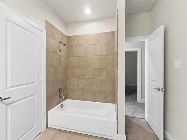 Building Photo - 5704 Woodlands Dr