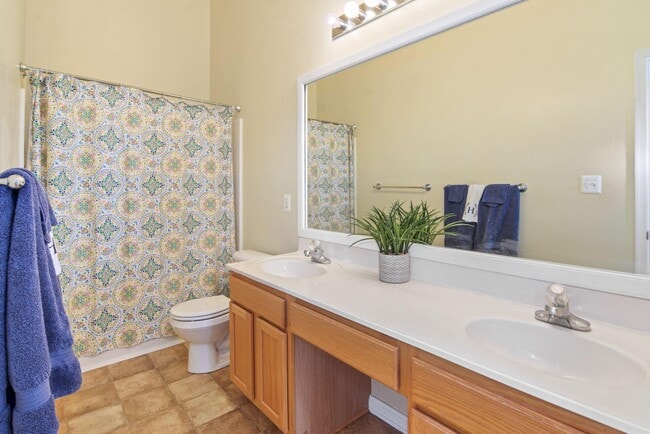 Building Photo - 29 Harbour Heights Dr