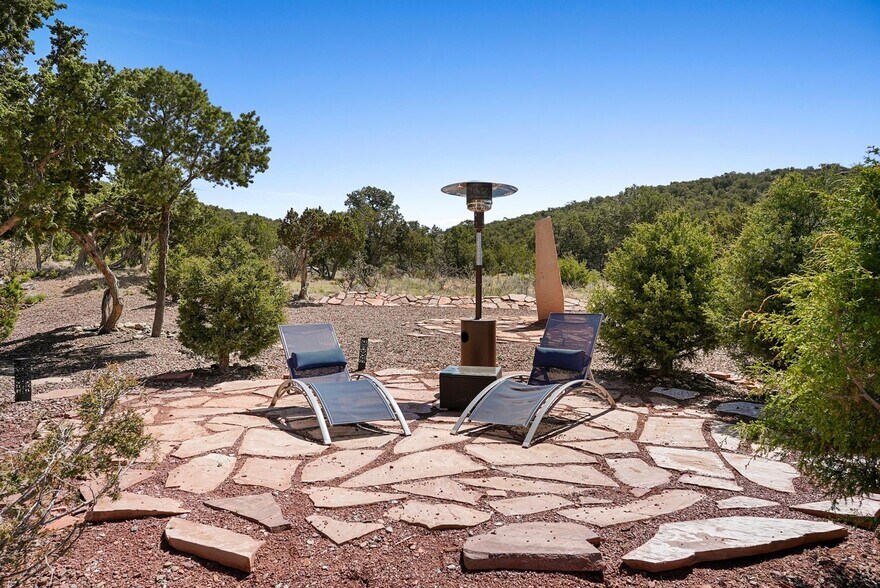 Building Photo - 28 Canon Escondido