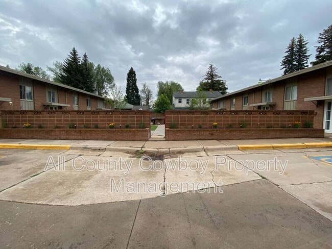 Building Photo - 1000 E Garfield St
