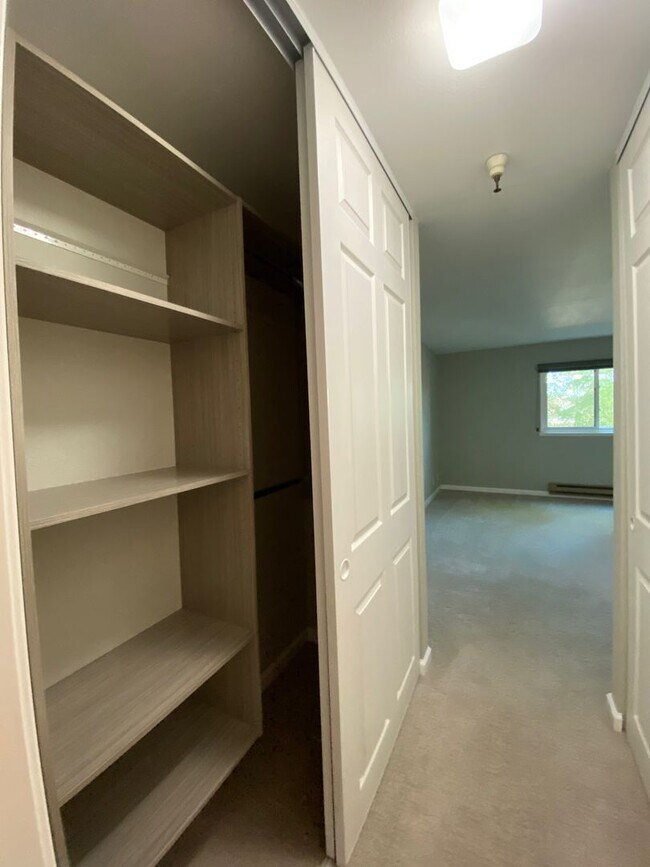 Building Photo - Updated 2BD/2BA Condo – Prime San Mateo Location!