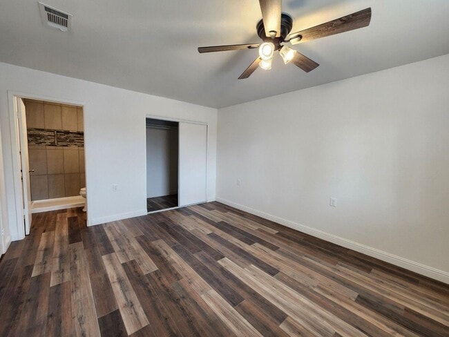 Building Photo - Renovated Beauty with a full-service Casita