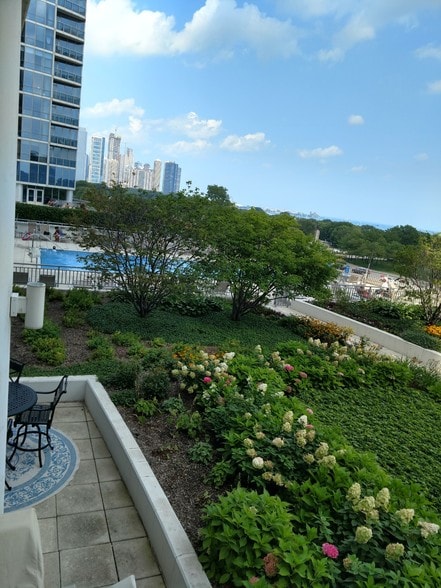 Building Photo - 1235 S Prairie Ave