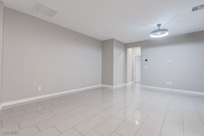 Building Photo - 965 Mossy Vale St