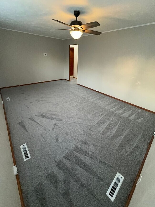 Building Photo - Stunning 2-Bed, 2-Bath Home with Oversized Garage!