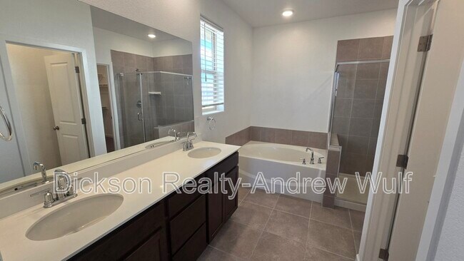 Building Photo - 401 Pasillo Ct