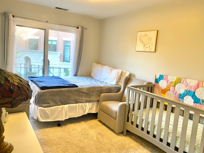 2nd Bedroom - 2017 N Lincoln Ave