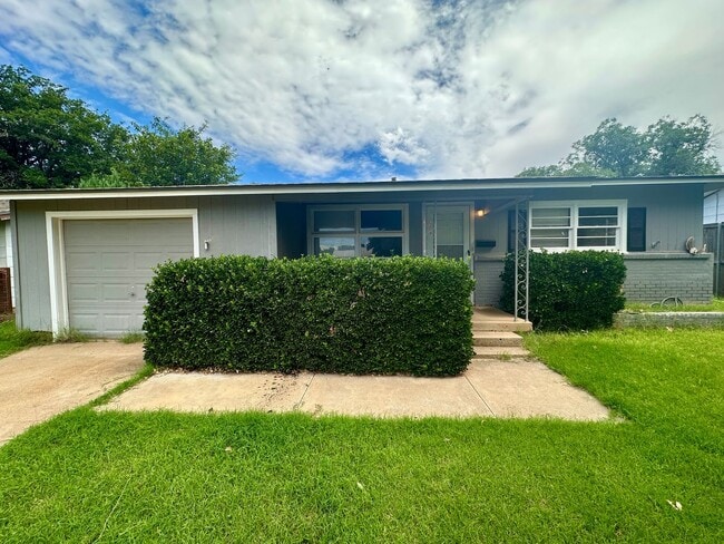 Primary Photo - Cute 3-Bedroom in Central Lubbock!