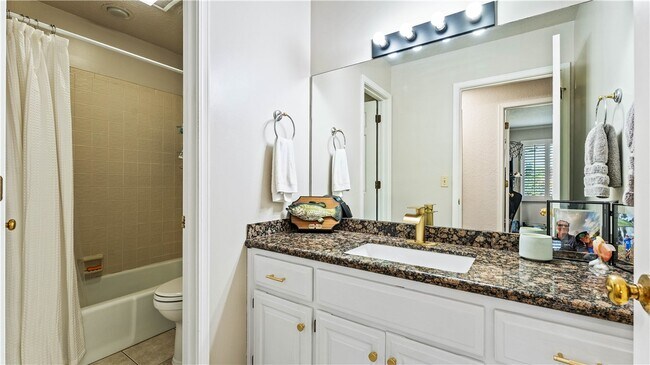 Building Photo - 2 S Prairie Dunes Dr