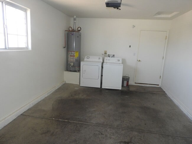 Building Photo - K-1022