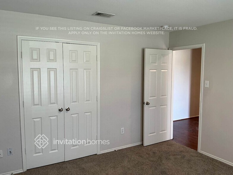 Building Photo - 402 Azalea Dr