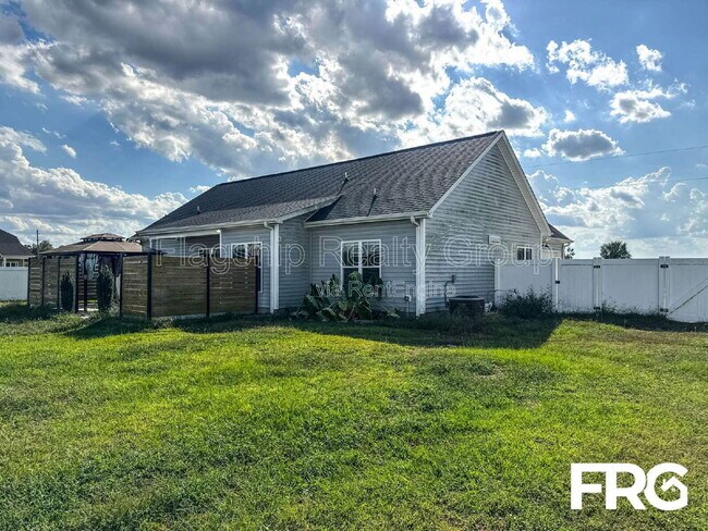 Building Photo - 2277 Kinsaul-Willoughby Rd