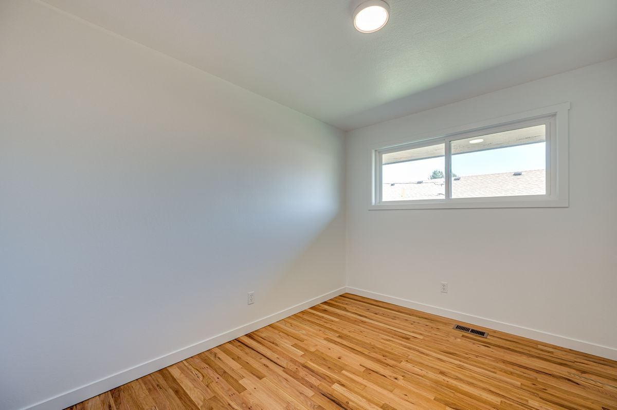 Building Photo - 634 NE 19th Ave