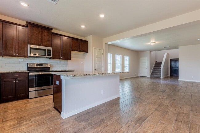 Building Photo - 746 Farmers Dell