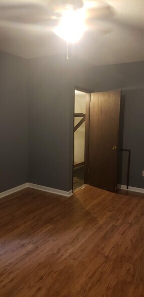 Building Photo - 120 S Graham St