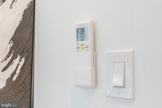 Building Photo - 1131-39 N Front St