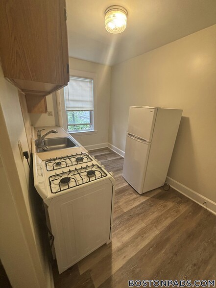 Building Photo - 155 Summer St