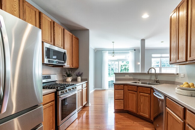 Building Photo - 403 Shadow Creek Dr