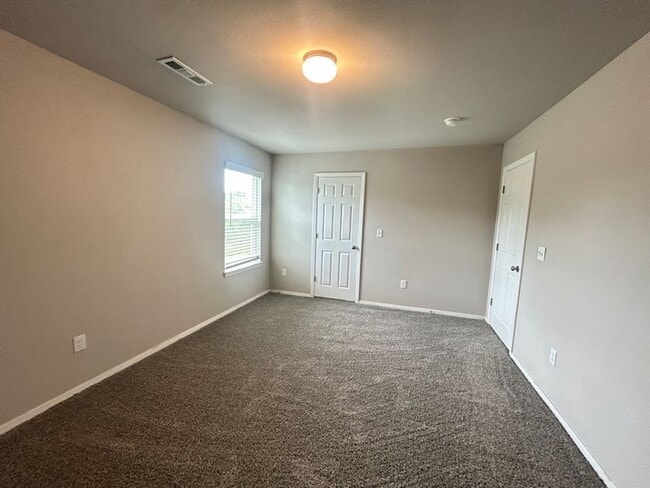 Building Photo - 949 E Sparrow Cir