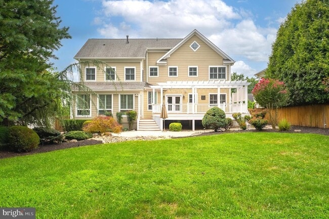 Building Photo - 5905 Lone Oak Dr