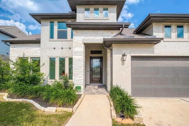 Building Photo - 26119 Radiant River Trl