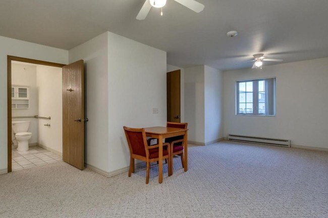 Building Photo - 1511 Devney Dr