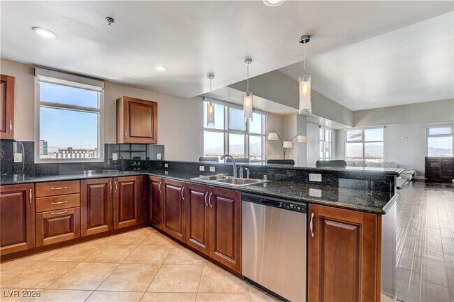 Building Photo - 150 S Las Vegas Blvd