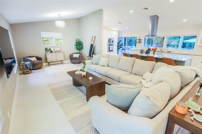 Building Photo - 3127 Sherwood Blvd