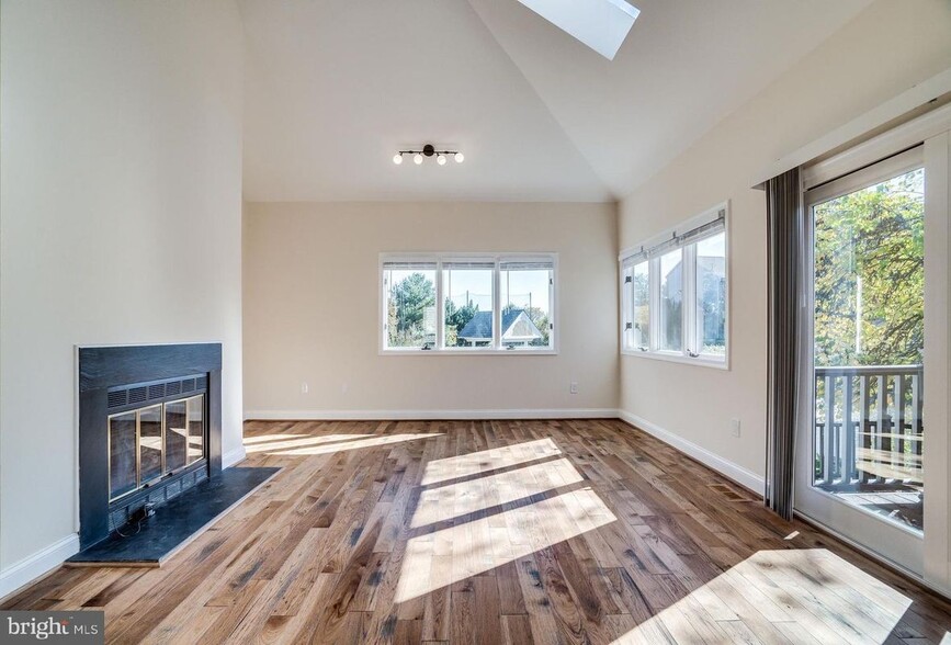 Building Photo - 6505 Gretna Green Way