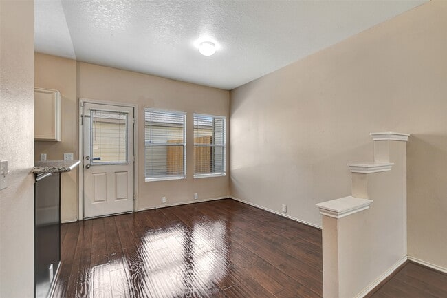 Building Photo - 23624 Wildwood Green Way