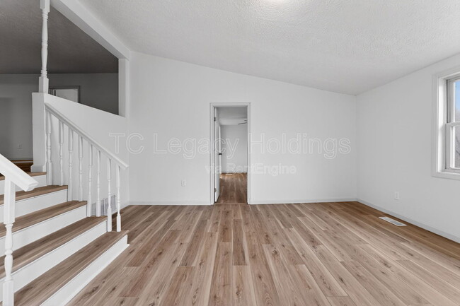 Building Photo - 301 Chew St