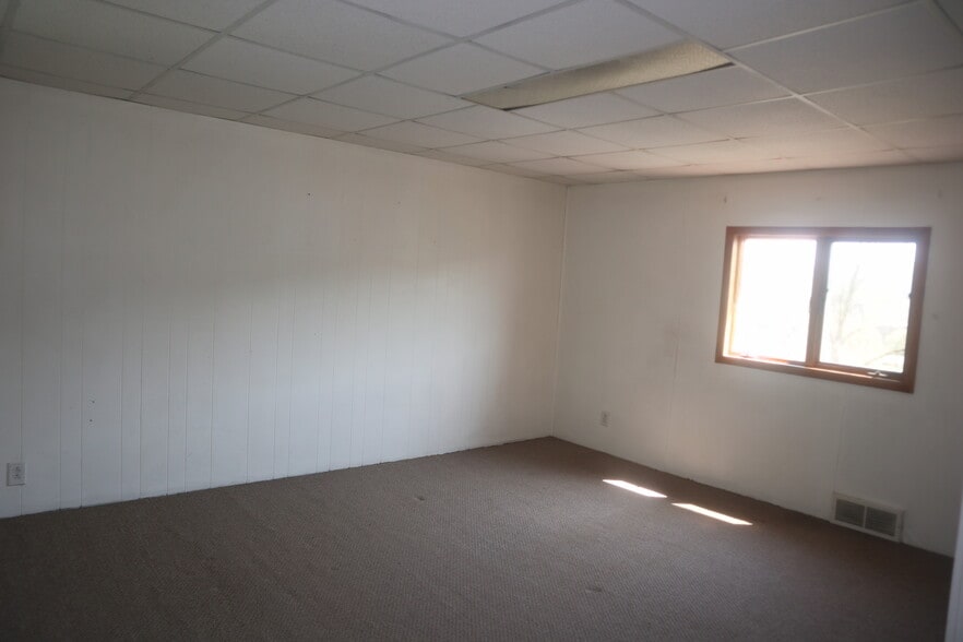 Building Photo - 629 Woodlawn Ave